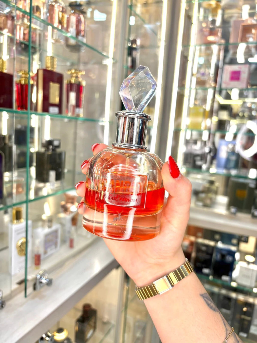 Candid Maison Alhambra